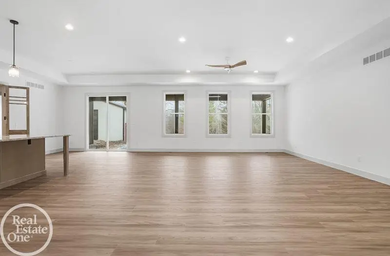 6937 Meldrum RD, Ira, MI 48023 - #3