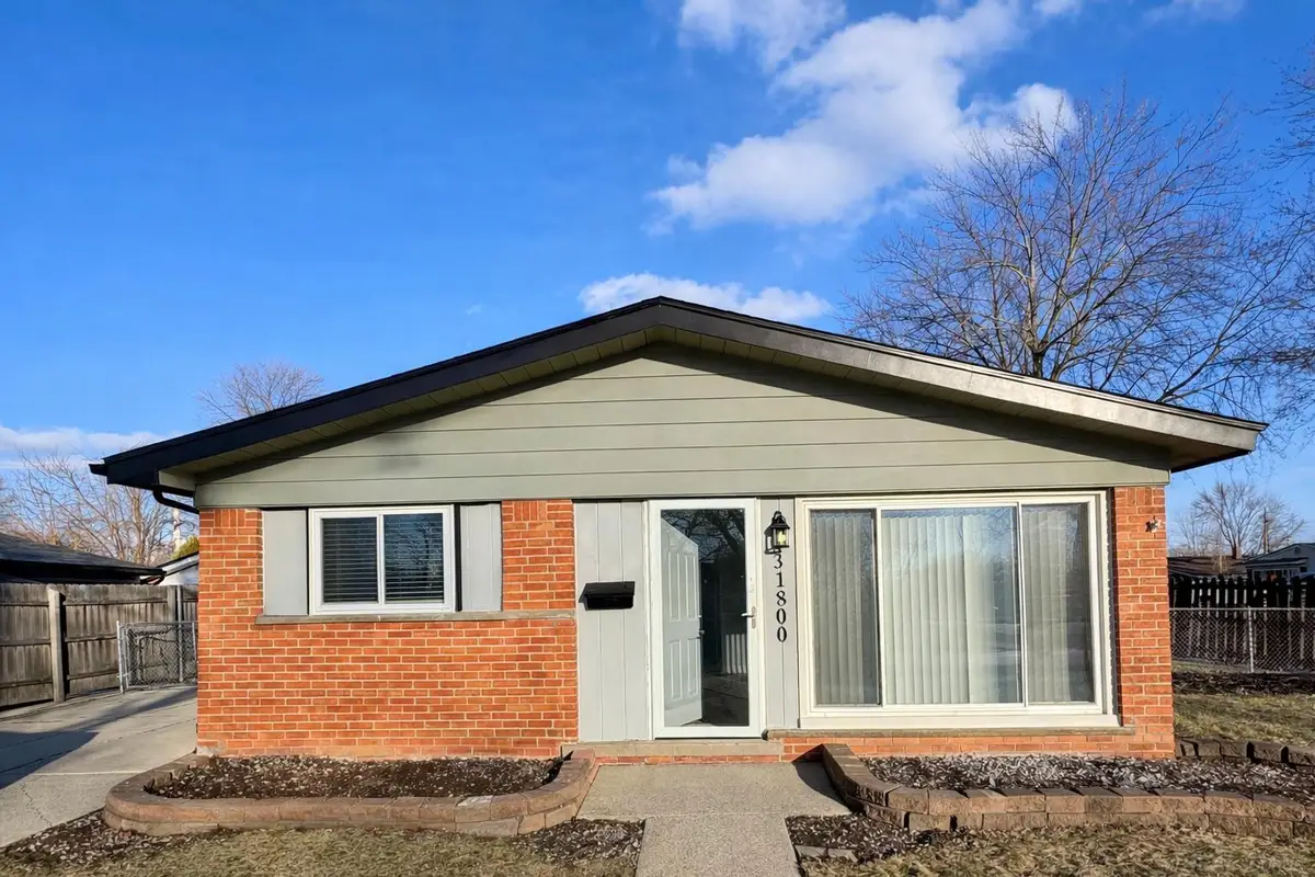 31800 Briar LN, Saint Clair Shores, MI 48082 - #1