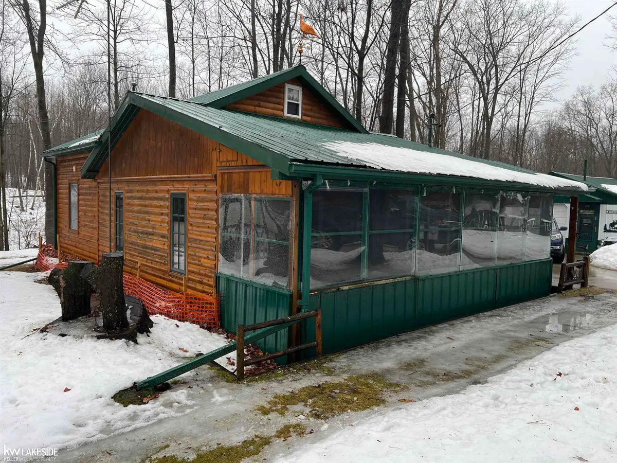 5293 Rose ST, Gladwin, MI 48624 - #1