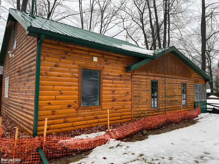 5293 Rose ST, Gladwin, MI 48624 - #2