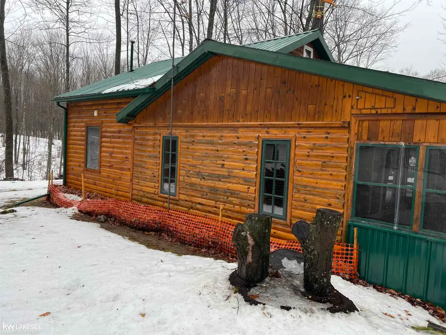 5293 Rose ST, Gladwin, MI 48624 - #3