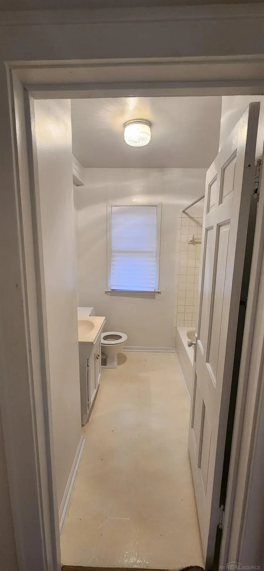 8110 Chalmers AVE, Warren, MI 48089 - #2