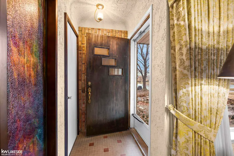 24312 Ursuline ST, Saint Clair Shores, MI 48080 - #2