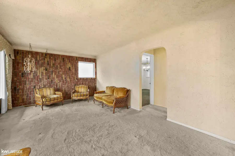 24312 Ursuline ST, Saint Clair Shores, MI 48080 - #3