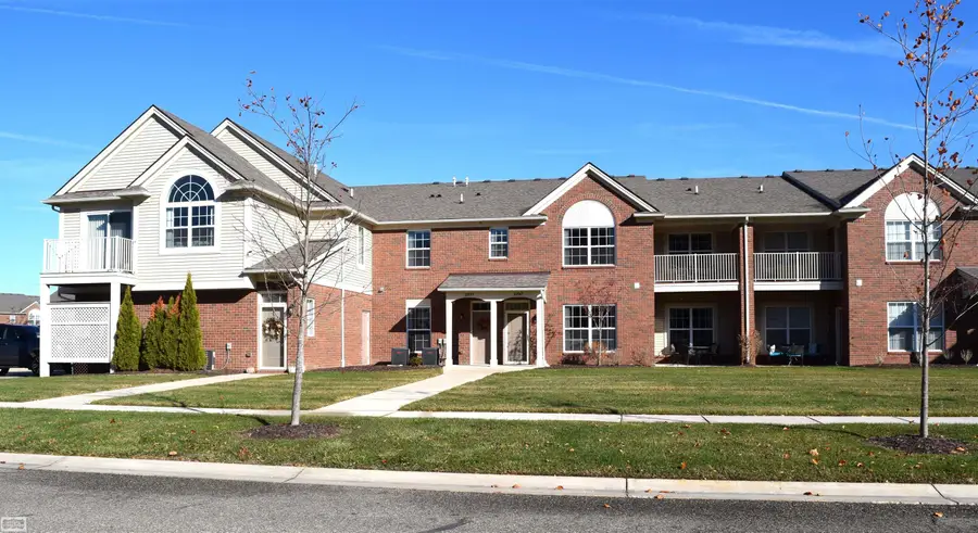 22053 Aberdeen DR, Macomb, MI 48042 - #2