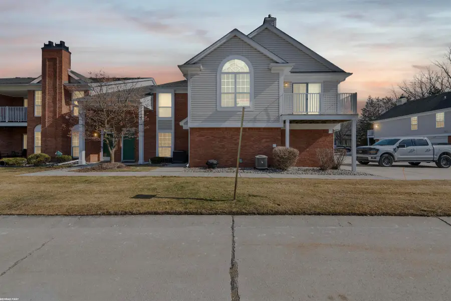 52244 STONERIDGE DR, Macomb, MI 48042 - #2