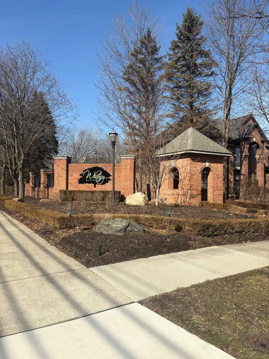 10505 Excalibur DR, Shelby, MI 48315 - #2