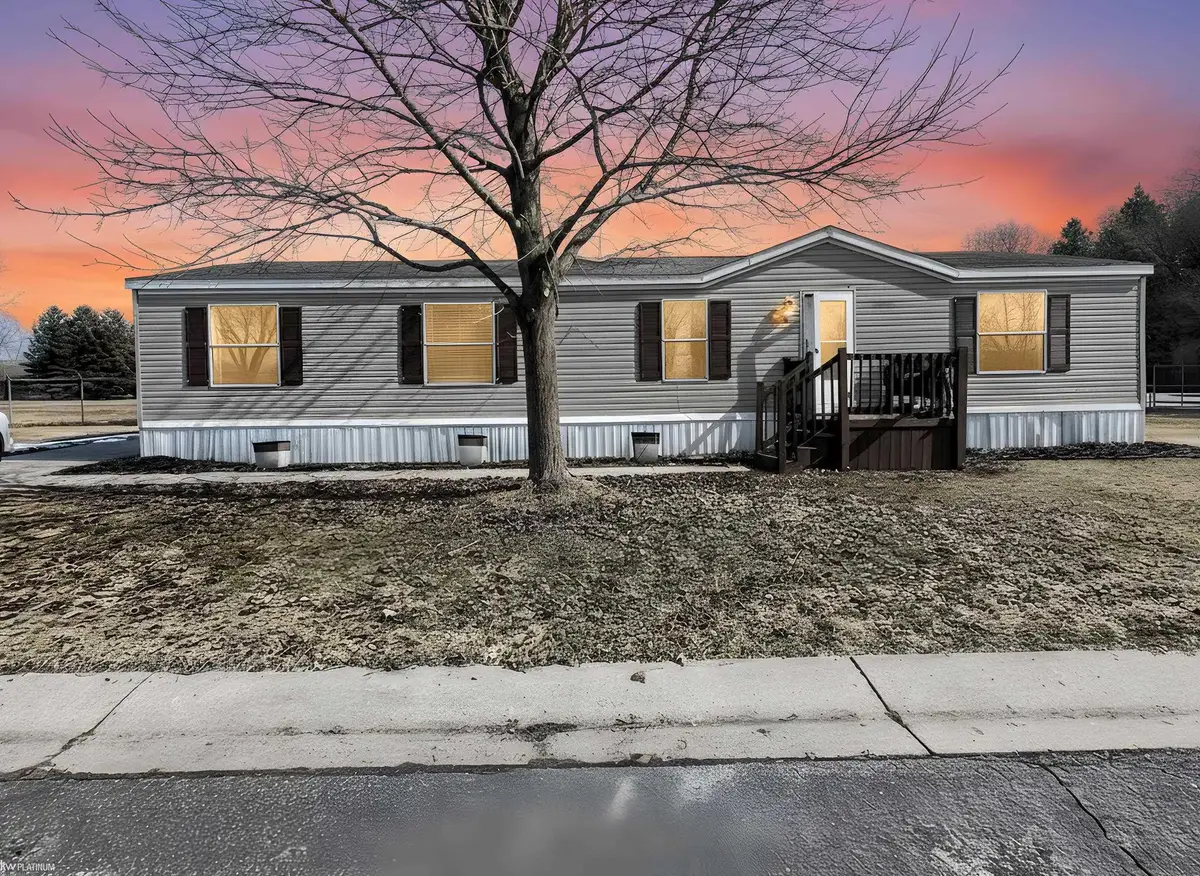 2905 Mulberry DR, Clarkston, MI 48348 - #1