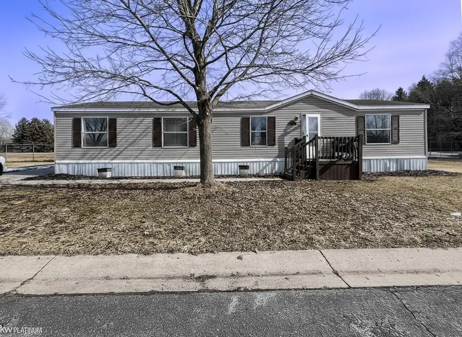 2905 Mulberry DR, Clarkston, MI 48348 - #2