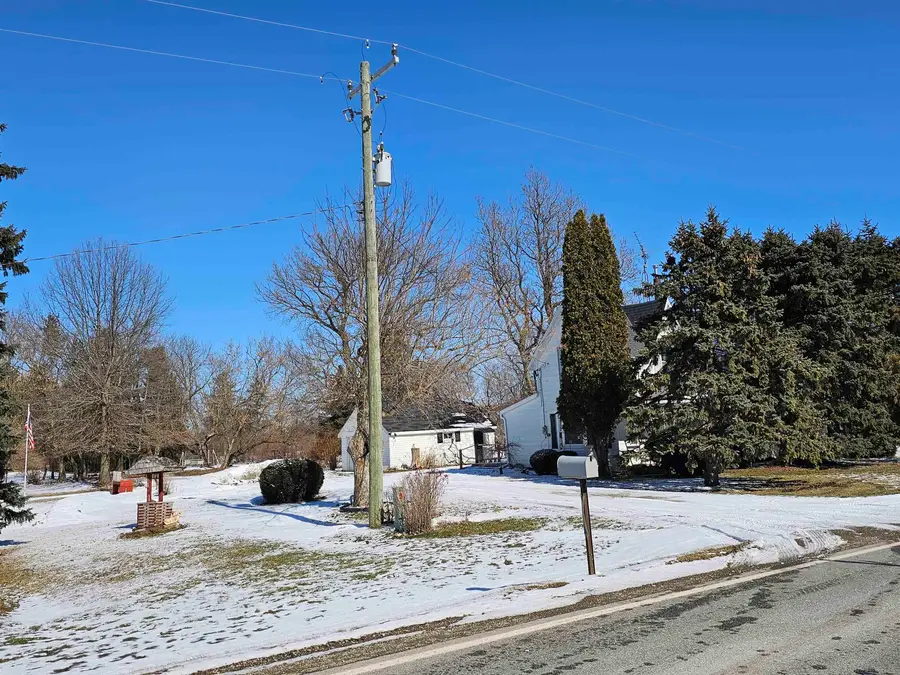 865 Deckerville RD, Deckerville, MI 48427 - #2