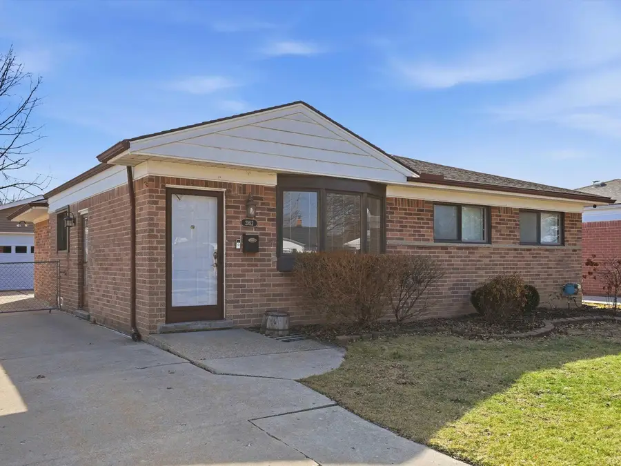 21612 Evergreen ST, Saint Clair Shores, MI 48082 - #2