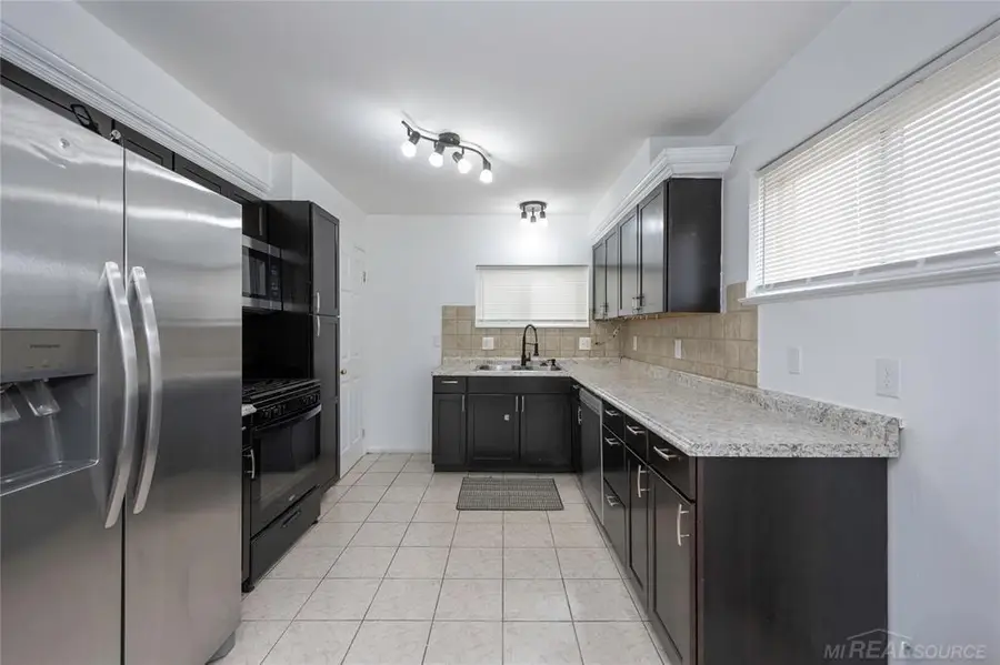 26211 Linwood Street, Roseville, MI 48066 - #3