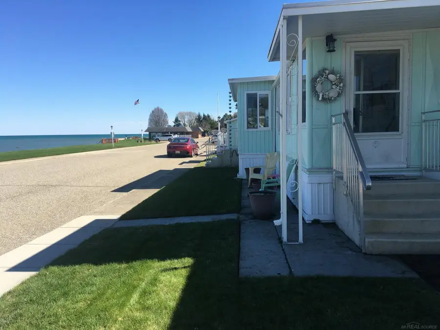127 Shoreline DR, Sanilac, MI 48469 - #2