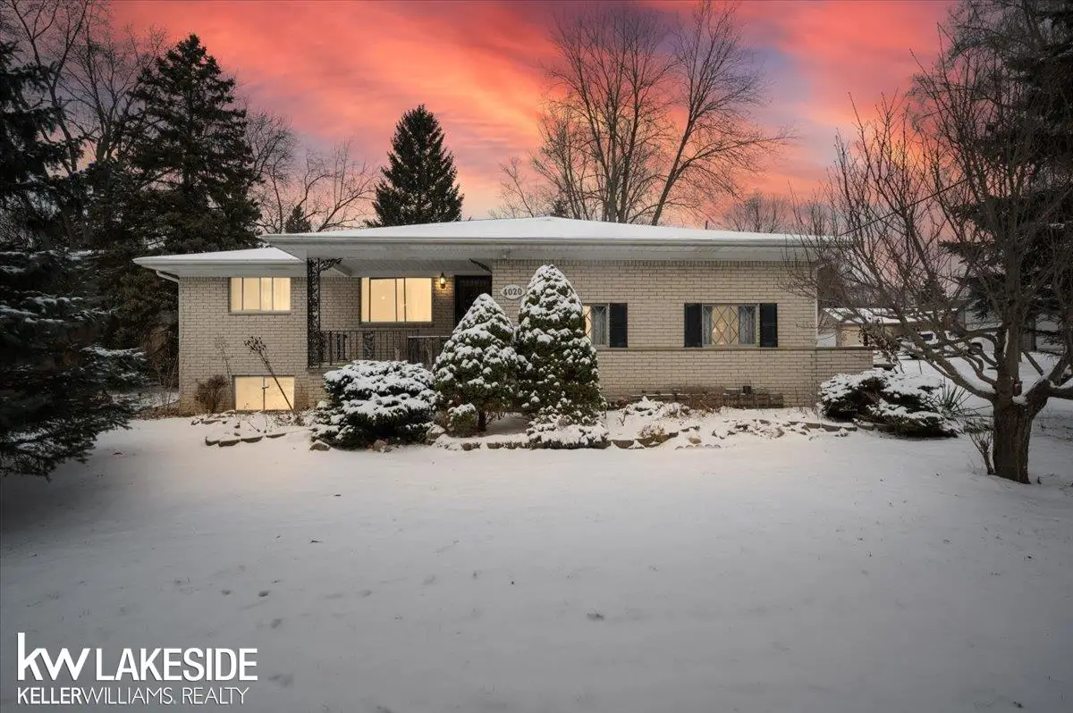 4020 Lakewood DR, Waterford, MI 48329 - #1