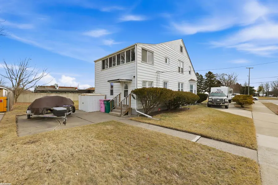 32203 Jefferson, Saint Clair Shores, MI 48082 - #3