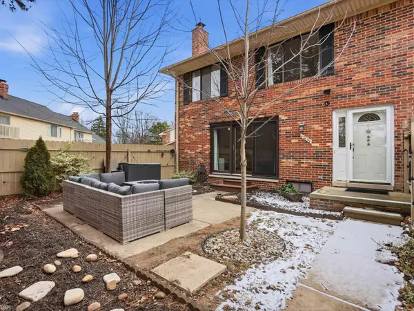 42639 Jeanette CIR, ClintonTownship, MI 48038