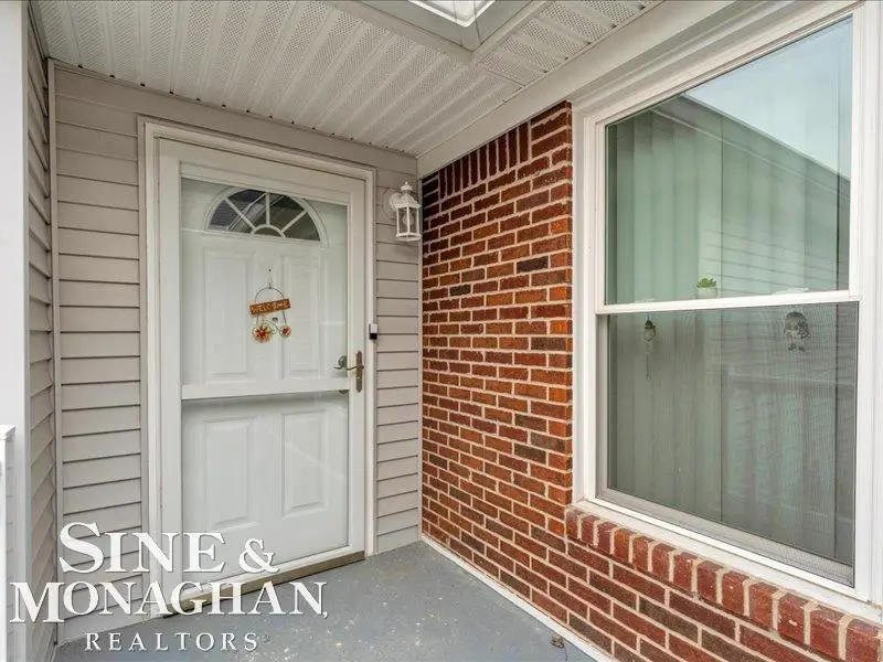 1045 Huntington CT, Marysville, MI 48040 - #2