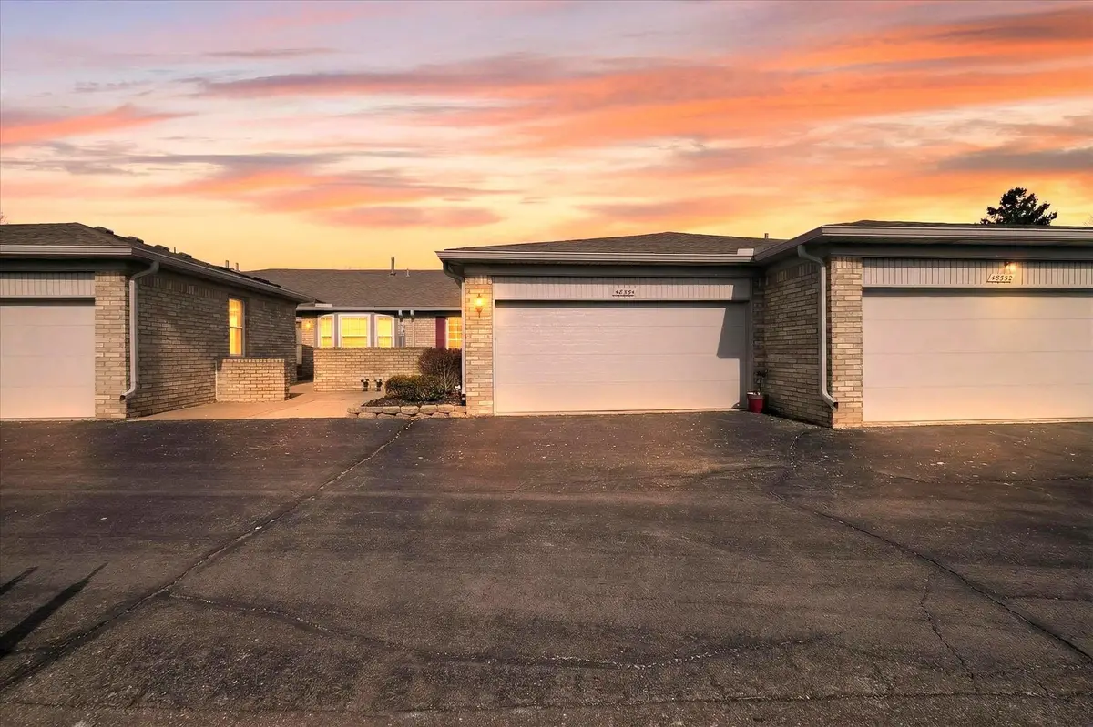 48564 Hudson Bay CT, Utica, MI 48315 - #1