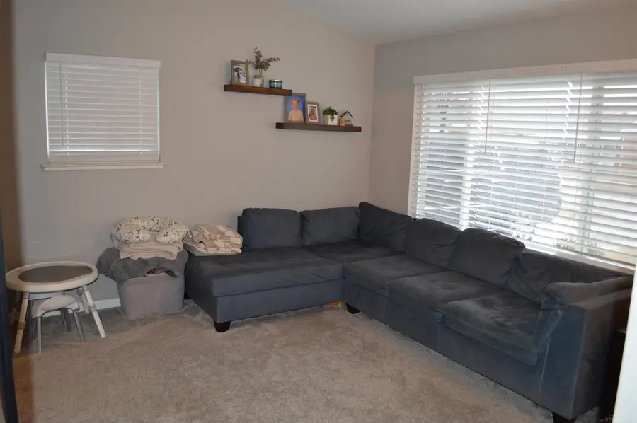 30747 Sutherland ST, Warren, MI 48088 - #2