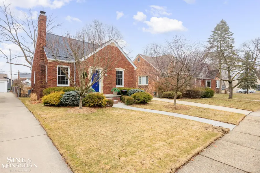 410 Calvin AVE, Grosse Pointe Farms, MI 48236 - #2