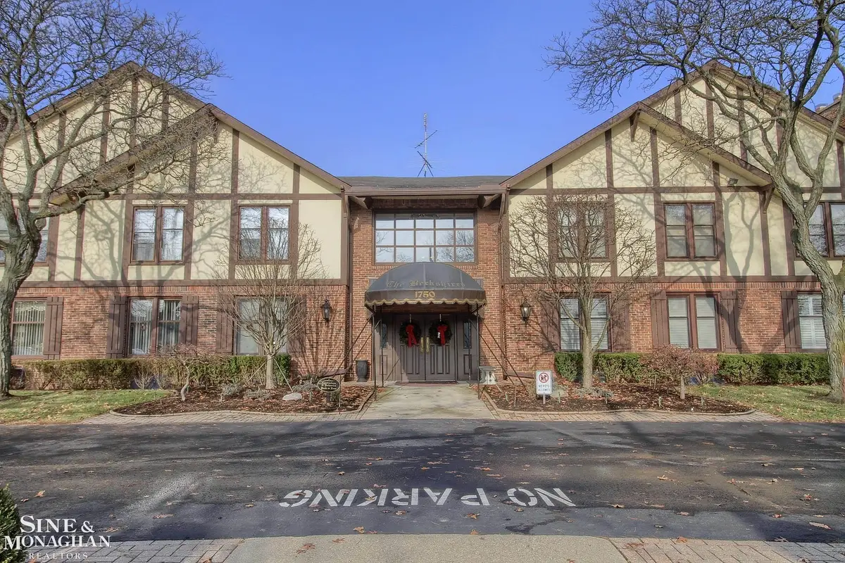 1750 Vernier RD, Grosse Pointe Woods, MI 48236 - #1