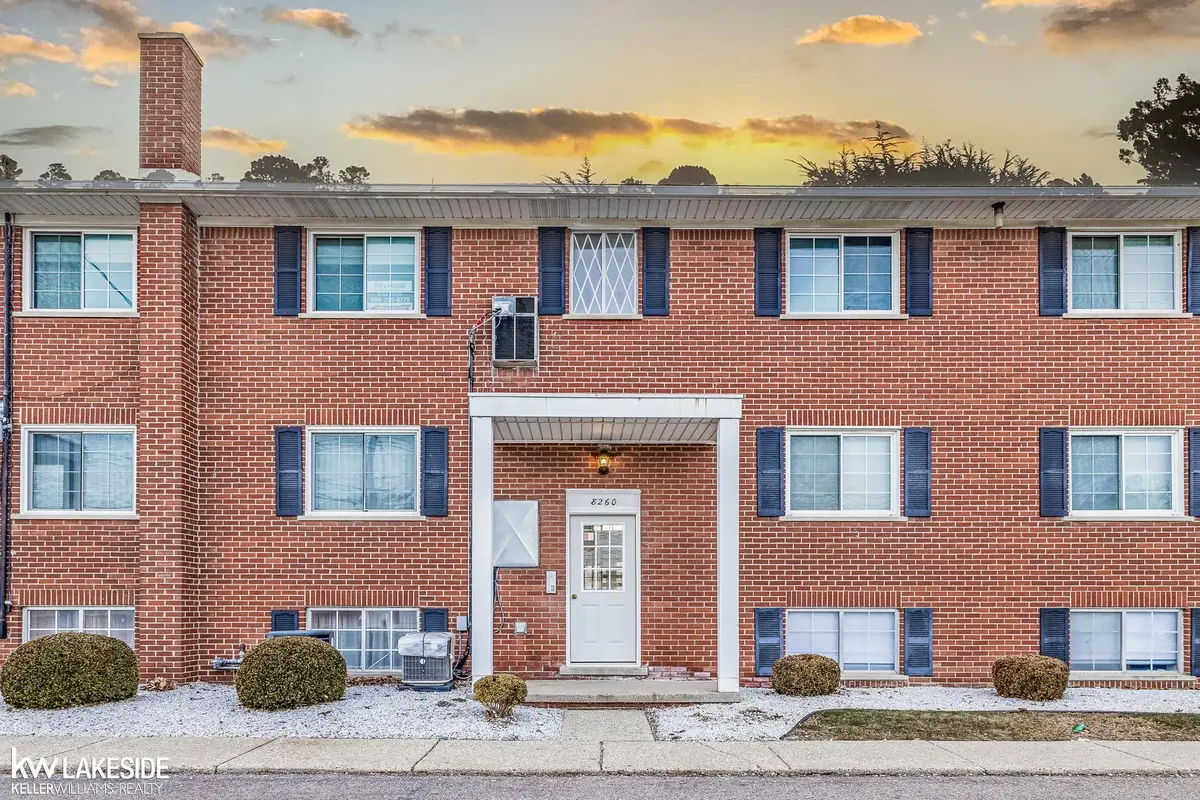 8260 Crestview DR, Sterling Heights, MI 48312 - #1
