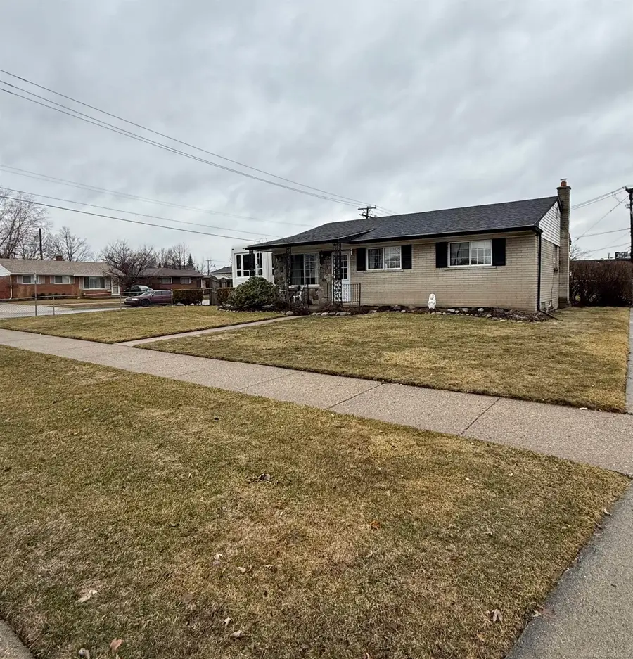 15615 Canberra ST, Roseville, MI 48066 - #2