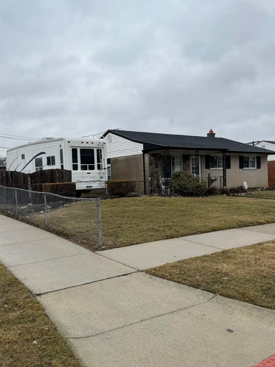 15615 Canberra ST, Roseville, MI 48066 - #3