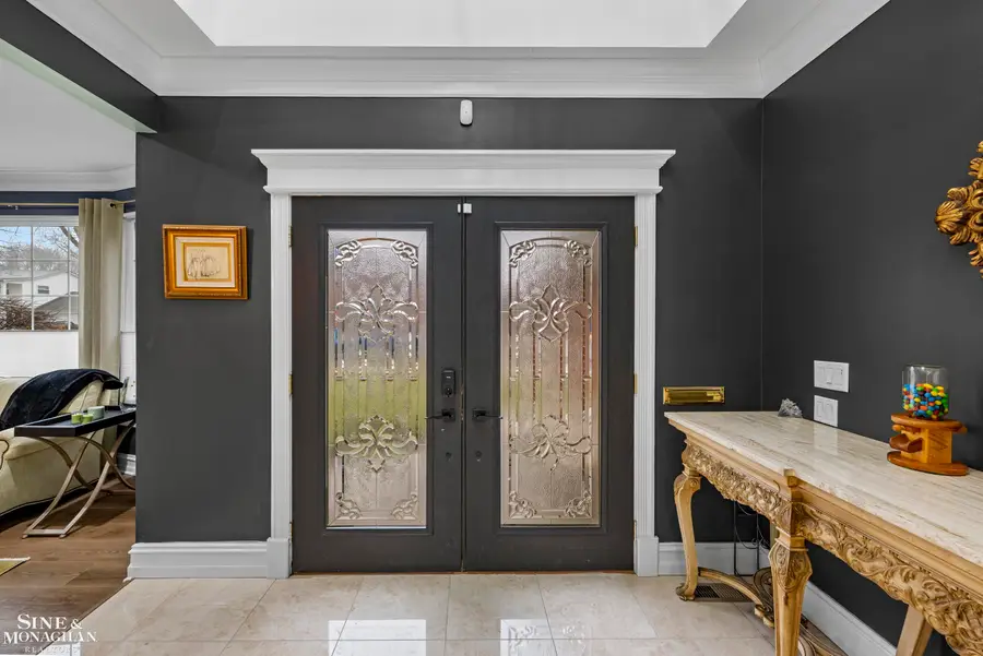 680 Pear Tree LN, Grosse Pointe Woods, MI 48236 - #3