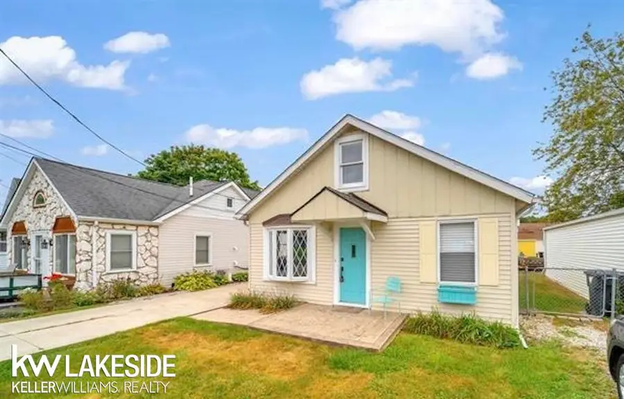 37861 Elm LN, Harrison Township, MI 48045 - #2