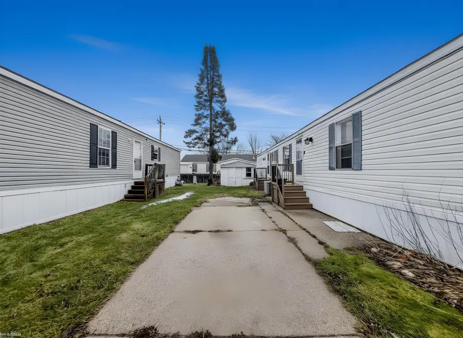 45130 Sheri DR, Macomb, MI 48044 - #3