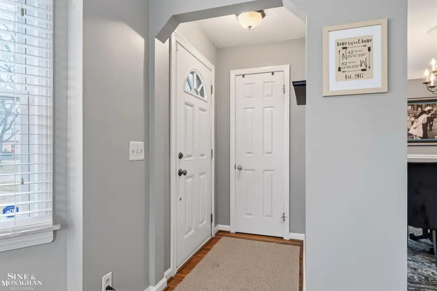 1776 Manchester, Grosse Pointe Woods, MI 48236 - #3