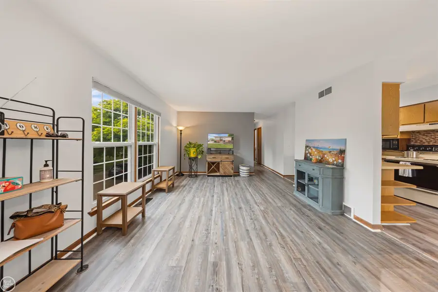 68457 Rosewood LN, Richmond, MI 48062 - #2