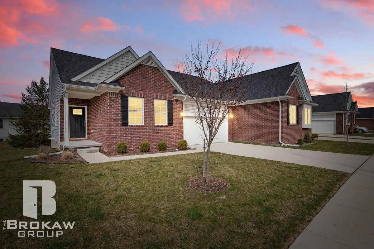 1389 Luxington DR, Lapeer, MI 48446 - #1