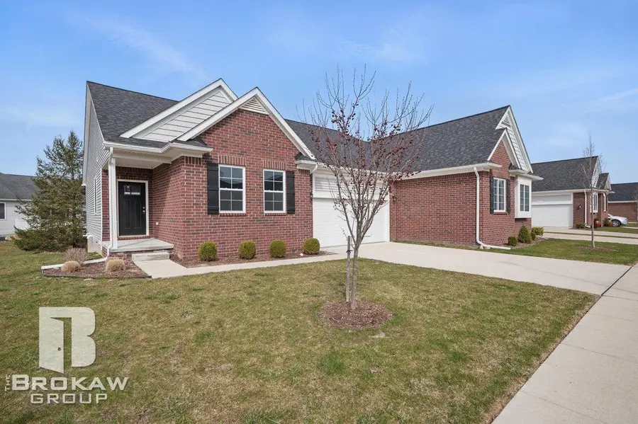 1389 Luxington DR, Lapeer, MI 48446 - #2