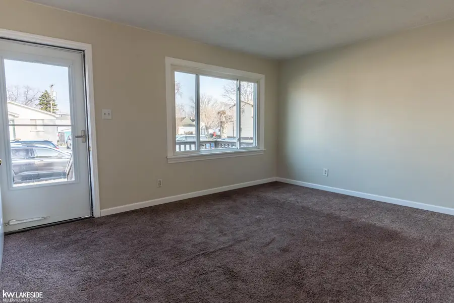 28627 Maple ST, Roseville, MI 48066 - #3