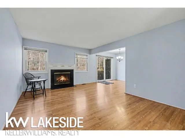 1568 Brentwood DR, Troy, MI 48098 - #3