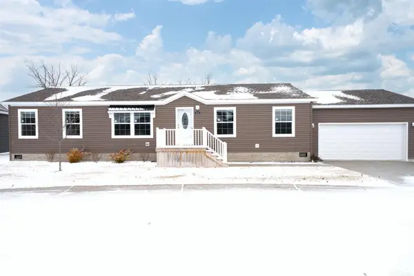 2775 Naples CT, Lapeer, MI 48446