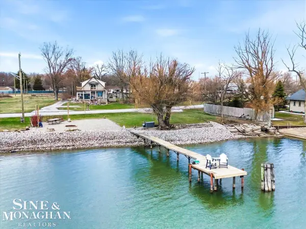 8518 S River RD, Cottrellville, MI 48039
