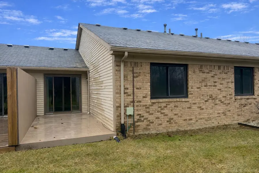 32806 Harmon CT, Roseville, MI 48066 - #2