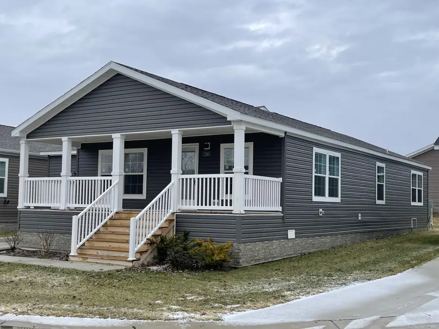 2760 Naples CT, Lapeer, MI 48446 - #3