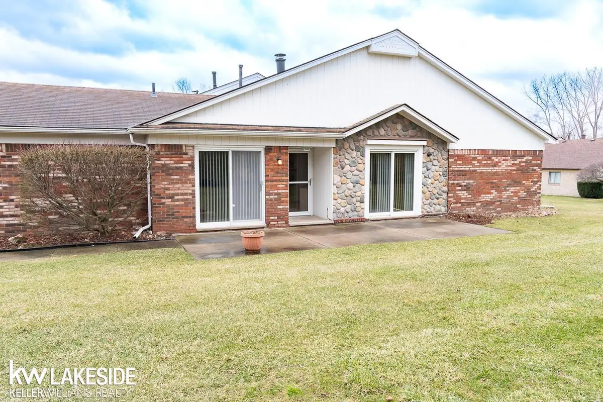 45297 Universal, Shelby, MI 48317 - #1