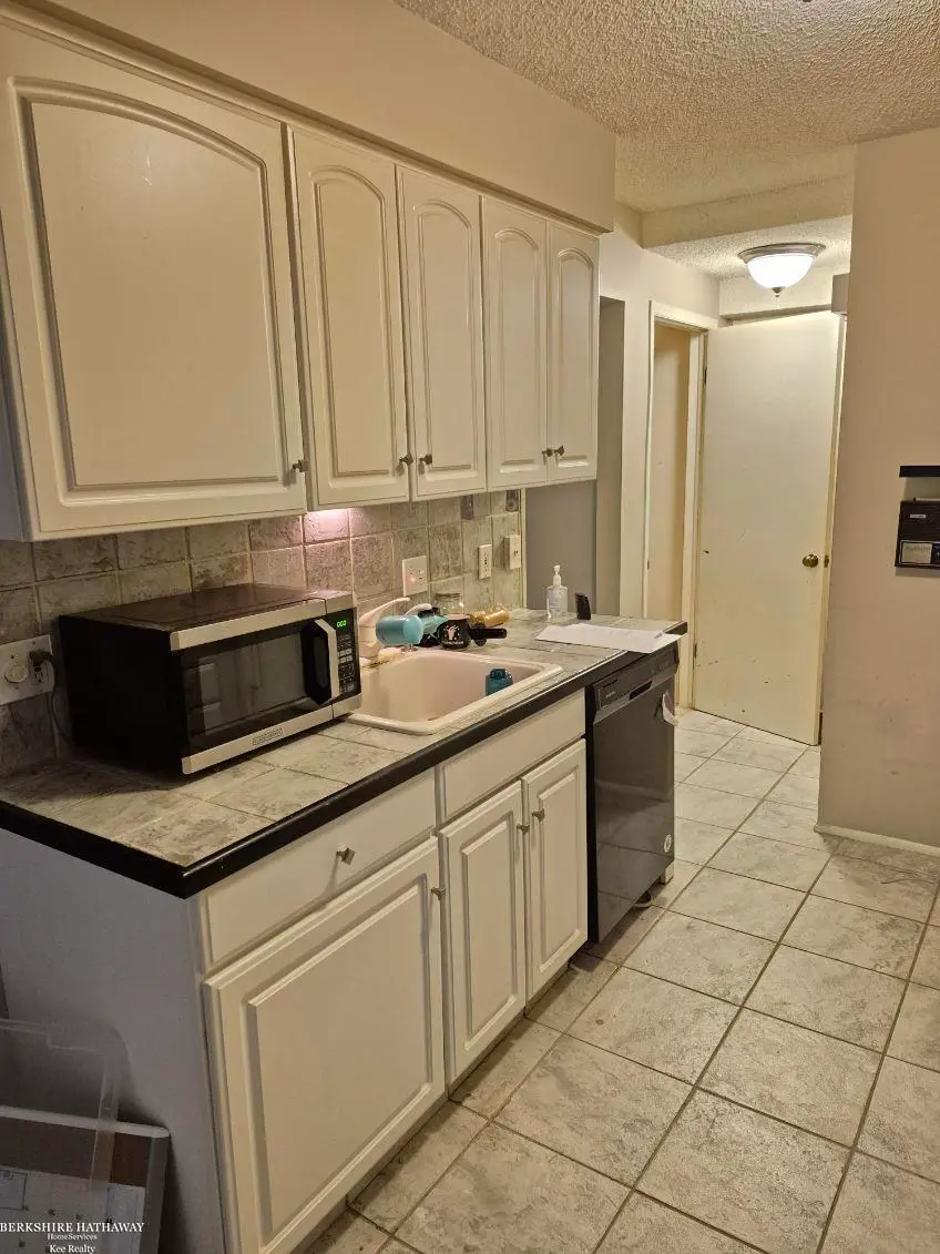 24704 Meadow LN, Harrison Township, MI 48045 - #3