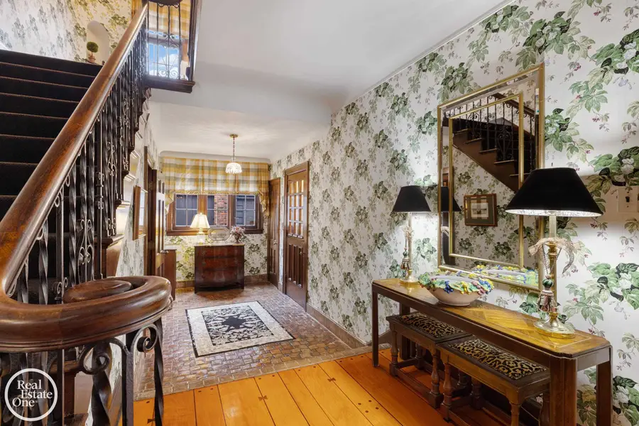 467 University PL, Grosse Pointe, MI 48230 - #3