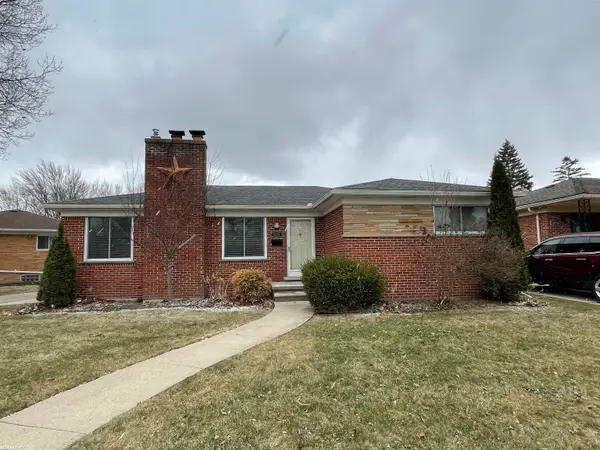 21541 Pallister, StClairShores, MI 48080