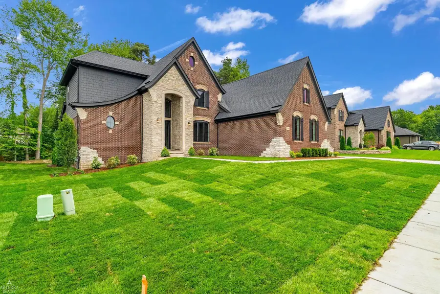 11891 Ovation CT, Utica, MI 48315 - #2