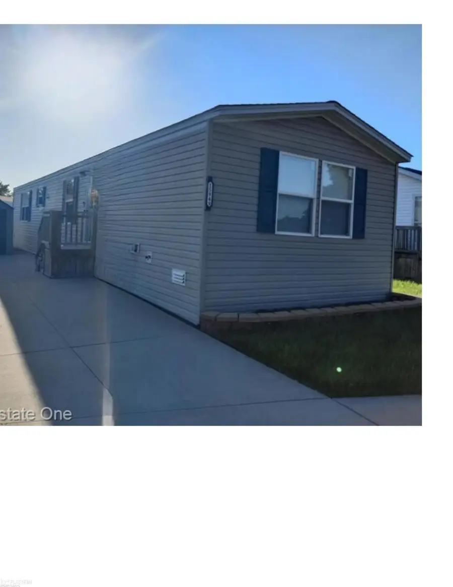 15949 Charlemagne AVE, Clinton, MI 48038 - #2