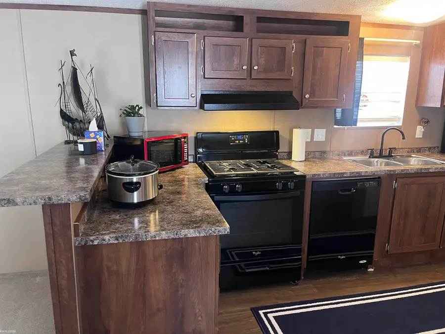 15949 Charlemagne AVE, Clinton, MI 48038 - #3