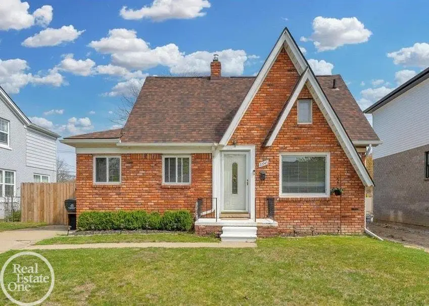 21945 Ridgeway ST, Saint Clair Shores, MI 48080 - #1