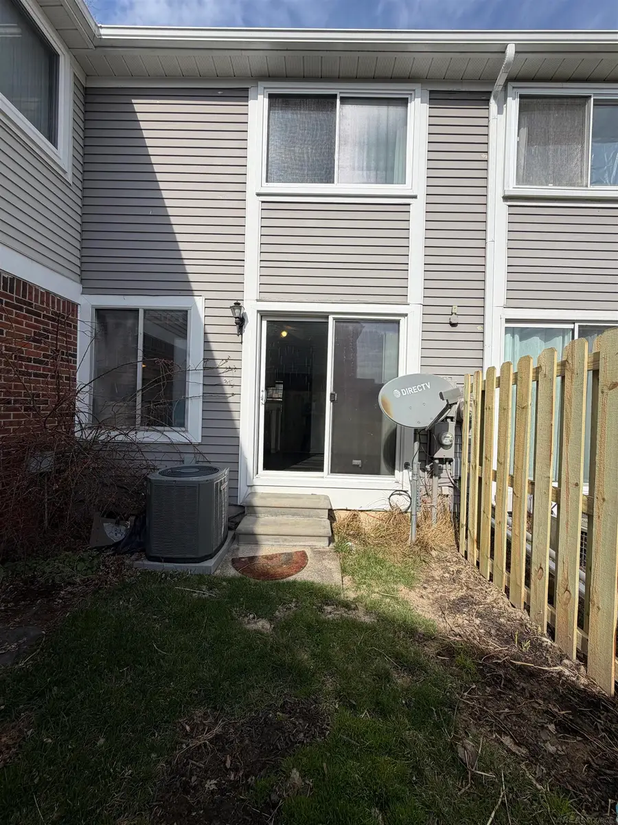 36310 PARK PLACE DR, Sterling Heights, MI 48310 - #2